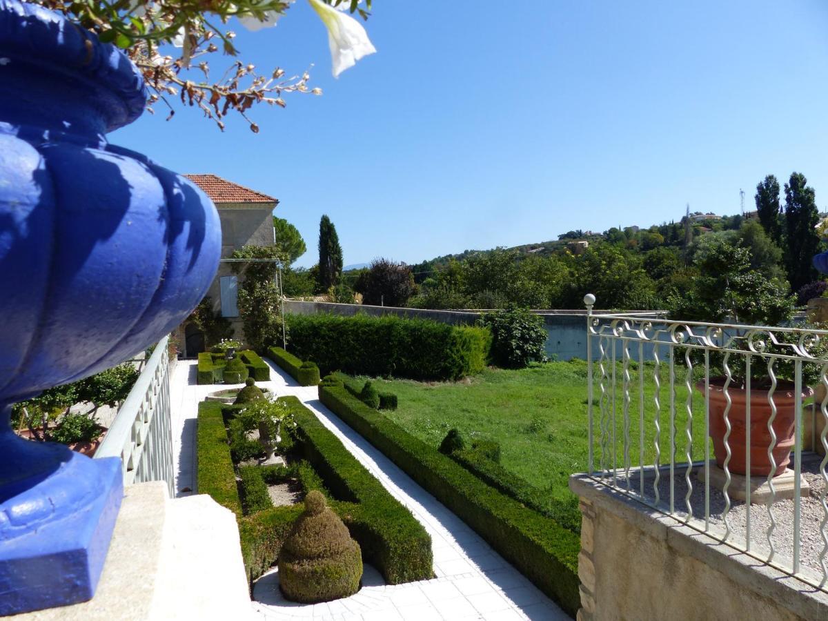 Chateau Du Grand Jardin